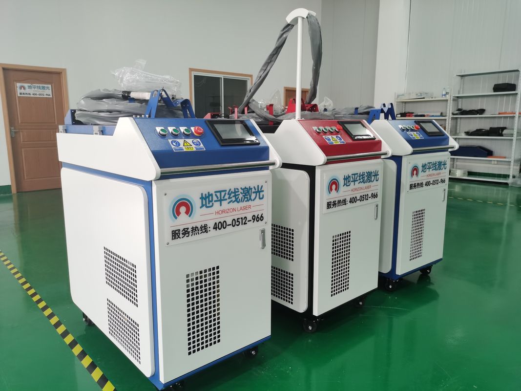 1080nm 1500W ফাইবার লেজার ওয়েল্ডার জল কুলিং সুইং ওয়েল্ডিং হেড