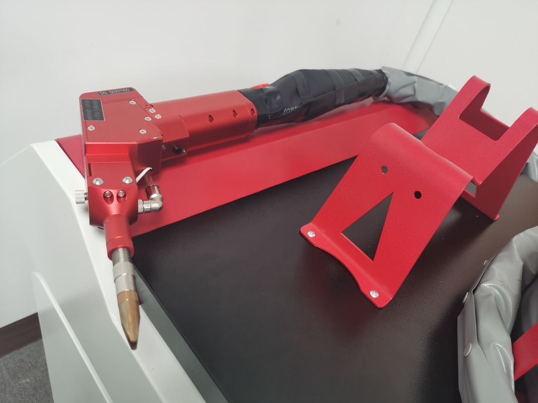 1000W 1080nm হ্যান্ডহেল্ড লেজার ওয়েল্ডার 6 মোড এরগোনমিক ডিজাইন