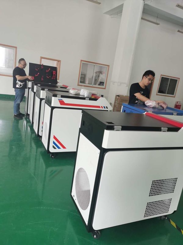 50HZ 6 মিমি 1000W হ্যান্ডহেল্ড লেজার ওয়েলডার সময় শক্তি বিভাজন