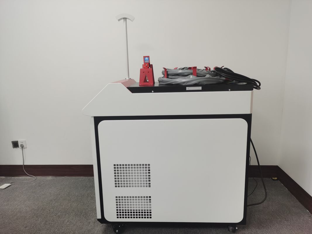 220v 3 মিমি 8 মি হ্যান্ডহেল্ড লেজার ওয়েল্ডার অনিয়মিত ওয়েল্ডিং 1080nm