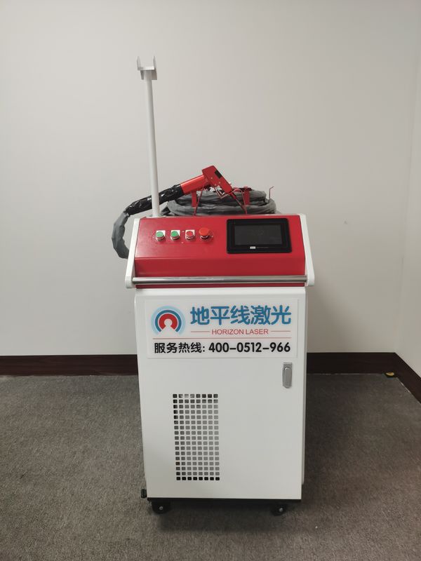 220v 3 মিমি 8 মি হ্যান্ডহেল্ড লেজার ওয়েল্ডার অনিয়মিত ওয়েল্ডিং 1080nm