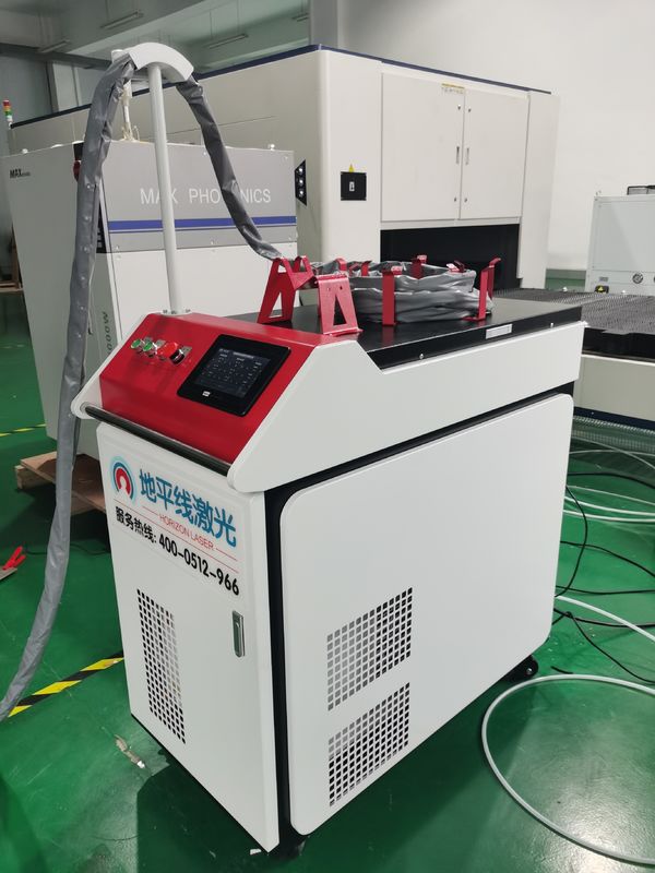 1060nm 30W পোর্টেবল লেজার ওয়েল্ডিং মেশিন যথার্থ চিহ্নিতকরণ