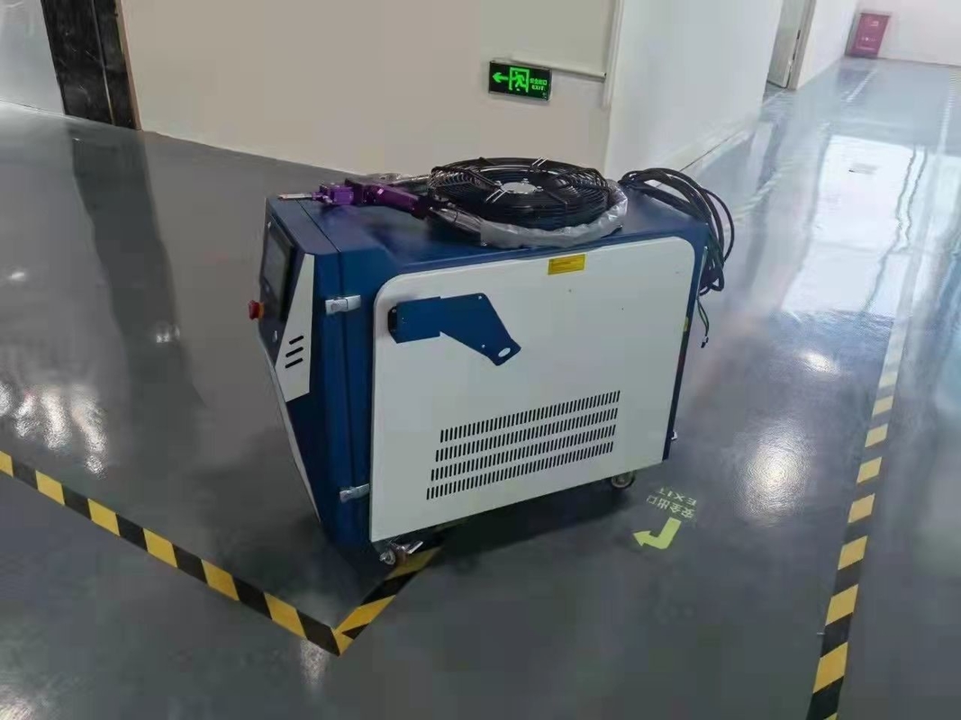 Raycus 1000W ফাইবার লেজার ওয়েল্ডিং মেশিন 3mm পুরুত্ব জল কুলিং